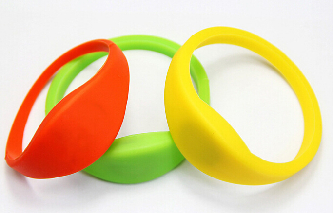 rfid硅膠腕帶標(biāo)簽細(xì)節(jié)圖